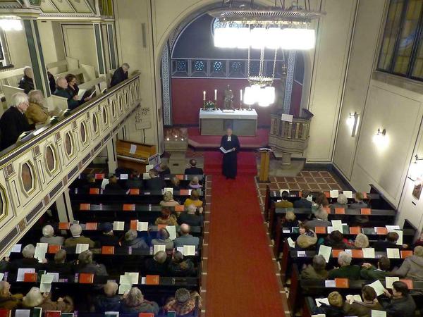 Gottesdienst in der Kirche der Evangelischen Kirchengemeinde Nikolassee.