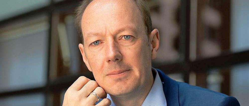 Das ist nicht lustig, findet Martin Sonneborn in Bezug auf die sarkastisch-satirische Reaktion der "Titanic" auf das Pariser Massaker in der Redaktion von "Charlie Hebdo". Sonneborn war von 2000 bis 2005 selber Chefredakteur des deutschen Satireblatts.