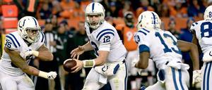 Auf dem Weg in die nächste Runde. Quarterback Andrew Luck (Bildmitte) und die Indianapolis Colts ließen sich von Denver nicht stoppen.