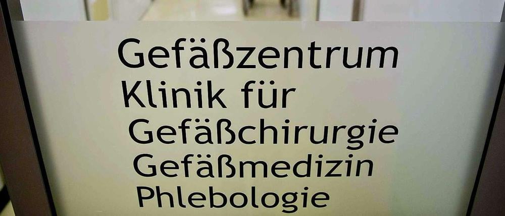 Die Staatsanwaltschaft Bamberg ermittelt gegen den Chefarzt der Klinik für Gefäßchirurgie, weil er seine Patientinnen betäubt und dann missbraucht haben soll.