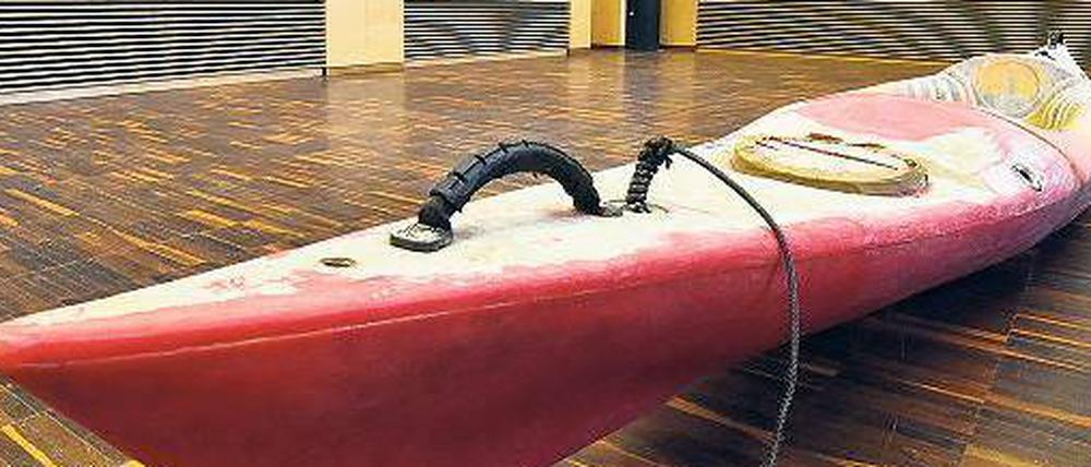 Beweisstück. An dieses Boot soll der Investmentbanker Stefan T. gefesselt worden sein. Doch es gibt Ungereimtheiten in der Darstellung des Opfers. Dennoch verbot der Chefermittler kritische Fragen. 