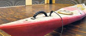 Beweisstück. An dieses Boot soll der Investmentbanker Stefan T. gefesselt worden sein. Doch es gibt Ungereimtheiten in der Darstellung des Opfers. Dennoch verbot der Chefermittler kritische Fragen. 