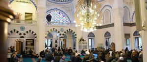 Freitagsgebet in der Sehitlik-Moschee in Berlin.