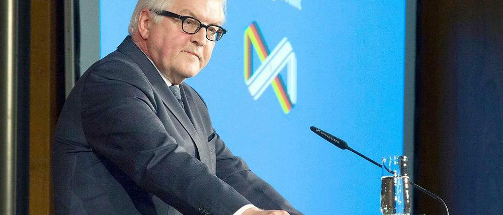 "Uns verbindet heute eine Partnerschaft, deren Dichte und Tiefe vor fünf Jahrzehnten sich niemand auch nur annähernd hätte vorstellen können", sagte Bundesaußenminister Frank-Walter Steinmeier zu beginn der Gesprächsrunde im Auswärtigen Amt. 