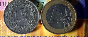 Der Franken ist im Vergleich zum Euro teurer geworden.