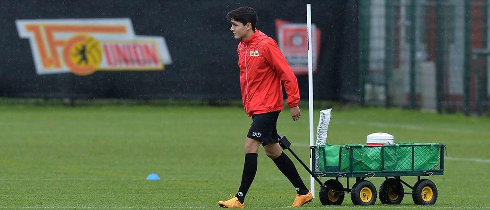 Kein Einkaufswagen. Eroll Zejnullahu bollert in Richtung Rückrunde.