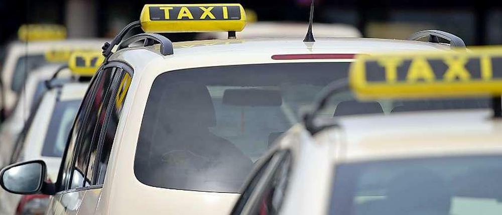 Taxi, bitte! Künftig kann das auch rufen, wer gerade kein Bargeld zur Hand hat.