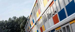 In Containern wie diesen werden im Moment viele Flüchtlinge untergebracht, die neu in Berlin ankommen.