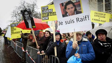 Weltweit wird gegen die Auspeitschung des Bloggers Raif Badawi protestiert.
