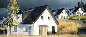 Düstere Ahnung. Zieht ein Unwetter auf, ist es für die Beseitigung von Vorschäden zu spät. Was der Sturm anrichtet, sollte man für die Versicherung dokumentieren.