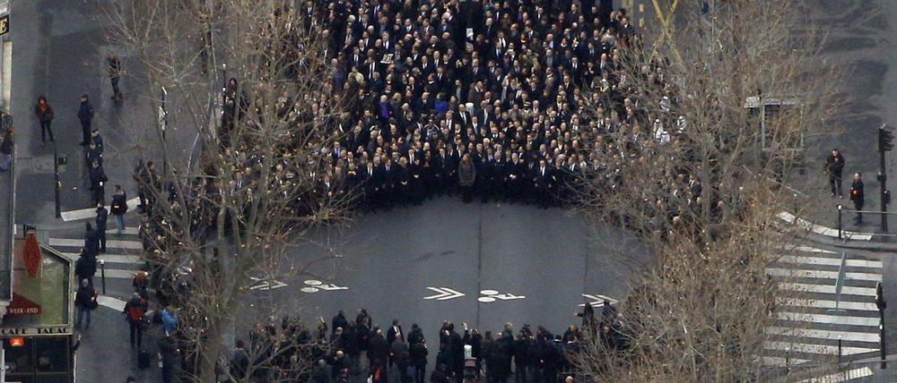 Auf diesem Bild ist deutlich zu sehen, dass die Staatschefs in einer gesonderten Gruppe geführt werden.
