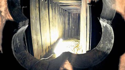 Am Ende des Tunnels. Die Polizei ging 800 Hinweisen nach und setzte 50.000 Euro Belohnung aus – vergeblich. 