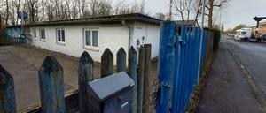 In dieser Baracke, die in den 50er Jahren auf dem Gelände der ehemaligen Außenstelle des Konzentrationslagers Buchenwald errichtet wurde, sollen Asylbewerber untergebracht werden.