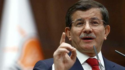 Zwischen IS und "Pegida" gibt es Gemeinsamkeiten, meint der türkische Ministerpräsident Ahmet Davutoglu. 