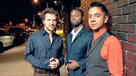 Überflieger. Bassist Stephan Crump und Drummer Marcus Gilmore mit Vijay Iyer (von links).