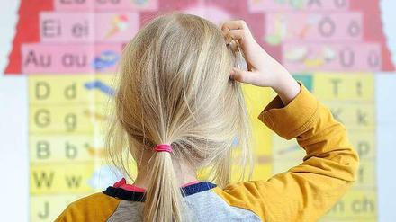 Privatschule oder nicht? Manche Eltern ziehen diese Frage allein aus Kostengründen nicht in Erwägung. Zu Unrecht, oftmals werden die Schulgebühren nach dem Einkommen gestaffelt. 