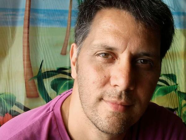 Der Autor, Redakteur für besondere Aufgaben, Volontärsbeauftragter und Blogger aus Zehlendorf.