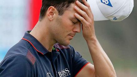 Kaum zu fassen: Martin Kaymer hat seinen vierten Sieg bei den Abu Dhabi Golf Championships verspielt - trotz einer Führung von zehn Schlägen am letzten Tag.