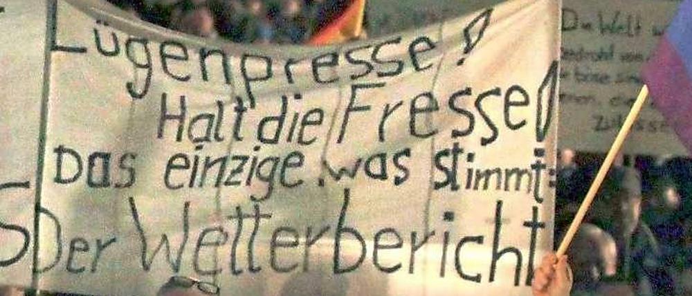"Lügenpresse" ist das Unwort des Jahres 2014 - und es fand vor allem auf den Pegida-Demonstrationen Verwendung.