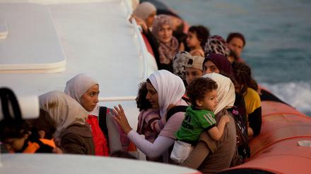Das Institut für Menschenrechte beobachtet auch die Lage von Menschen, die als Flüchtlinge nach Deutschland kommen.