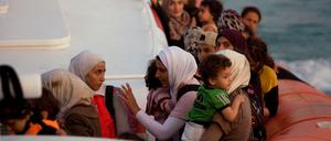 Das Institut für Menschenrechte beobachtet auch die Lage von Menschen, die als Flüchtlinge nach Deutschland kommen.