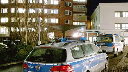 Ein mutmaßlicher Tankstellenräuber war bei der Vernehmung im Amtsgericht Hameln aus einem Fenster geflüchtet und dabei aus dem siebten Stock in den Tod gestürzt.