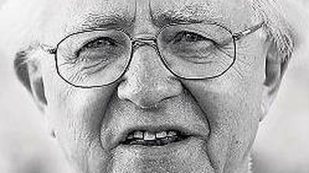 Gustav Schwenk (* 17. Dezember 1923 in Düsseldorf; † 11. Januar 2015 ebenda) war ein deutscher Sportjournalist. Er erhielt im November 2009 vom Weltleichtathletikverband IAAF als Erster die Auszeichnung World Athletics Journalist.