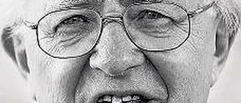 Gustav Schwenk (* 17. Dezember 1923 in Düsseldorf; † 11. Januar 2015 ebenda) war ein deutscher Sportjournalist. Er erhielt im November 2009 vom Weltleichtathletikverband IAAF als Erster die Auszeichnung World Athletics Journalist.