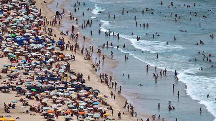 Der Strand des Luxus-Viertels Leblon, Rio de Janeiro, Brasilien.
