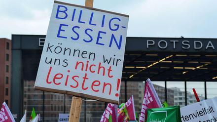 Großdemo in Berlin: Zehntausende protestieren gegen Massentierhaltung, Gentechnik und Bienensterben.