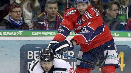 So war es. Die Eisbären (hier henry Haase) oben, Nürnberg unten.