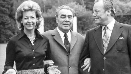 Dialogfähig: Rut Brandt, Leonid Breschnew und Willy Brandt in Bonn.