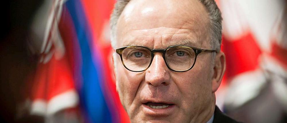 Bayern-Vorstandschef Karl-Heinz Rummenigge räumt einen Fehler ein.