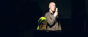 Vor dem großen Auftritt. Schüler der Kreuzberger Hector-Petersen-Schule proben mit Künstlern und Musikern in der Deutschen Oper. 