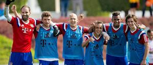 Eigentlich nicht zum Lachen. Die Bayern-Spieler im Trainigslager.