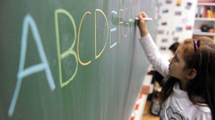 Am heutigen Mittwoch gibt es in drei Schulen in Schleswig-Holstein keinen Unterricht. Der Grund: Ein angedrohter Amoklauf.