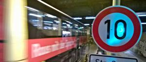 Schleichtempo: In der Yorckstraße ging es im Ersatzverkehr auch ohne Stau nur schleppend voran - wegen Straßenschäden sind dort nur 10 km/h erlaubt.