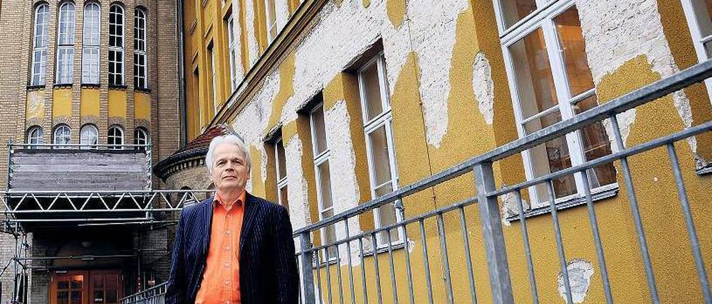 Eingerüstet. Die „Fichte“, wie das Gymnasium von Schulleiter Rainer Leppin genannt wird, genießt einen tadellosen Ruf. Aber sie braucht fünf Millionen Euro.