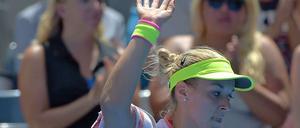 Winken tut weh. Sabine Lisicki beim Abschied aus Melbourne.