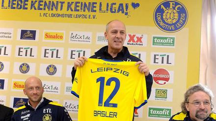 Mario Basler will mit Lok vorfahren.