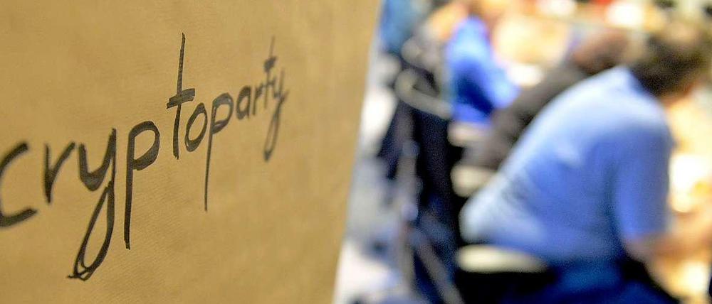 Und Spaß machen soll's ja auch: Teilnehmer einer Verschlüsselungsparty in Erfurt.