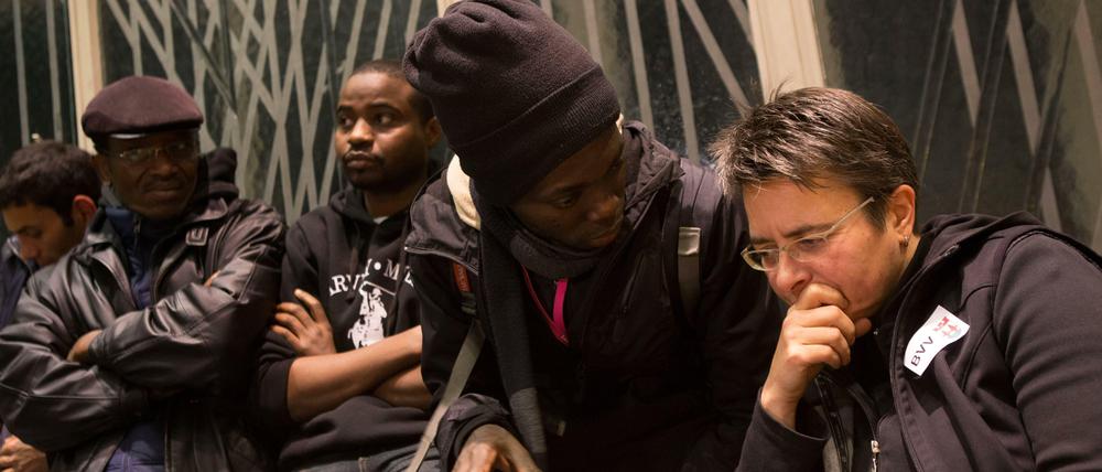 Ein Ohr für Flüchtlinge. Friedrichshain-Kreuzbergs Bezirksbürgermeisterin Monika Herrmann möchte Flüchtlinge gerne in Ferienwohnungen unterbringen. 