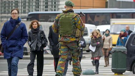 Wegen Terrorgefahr werden in Belgien Soldaten eingesetzt, die bestimmte Ort bewachen. Das Beispiel könnte auch in Deutschland Schule machen.