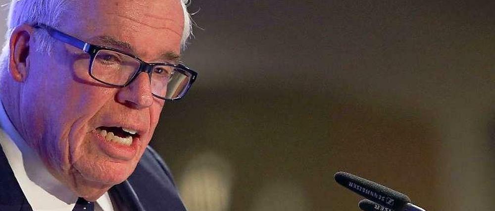 Der umstrittene Retter: Klaus-Michael Kühne erwirbt nun doch Teile beim Hamburger SV.