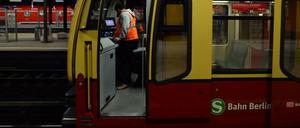 Auf den Bildschirm starren? Na, in den Führerkabinen der S-Bahn immerhin funktioniert's prima.