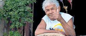 Die Fahnen der USA und Kubas wehen auf diesem Balkon im Herzen von Havanna. Obamas Lockerung könnte die Härte des Regimes aufweichen.