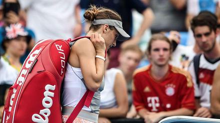 In Gedanken noch im zweiten Satz? Nach dem verlorenen Tie-Break im zweiten Satz verlor Andrea Petkovic die Kontrolle über das Spiel.