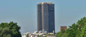 Die Ein-Haus-Skyline von Steglitz: Das Hochhaus am Ende der Schloßstraße.