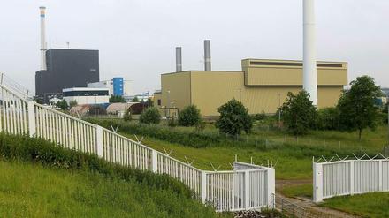 Das Zwischenlager Brunsbüttel (im Vordergrund) hat seine Betriebserlaubnis verloren. Deshalb sieht Schleswig-Holstein nun auch keine Möglichkeit mehr, Castoren aus Sellafield dort unterzubringen.