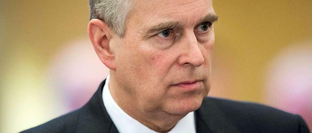 „Ich will einfach wiederholen und erneut bestätigen, was der Buckingham-Palast bereits an meiner Stelle erklärt hat“, sagte Prinz Andrew.